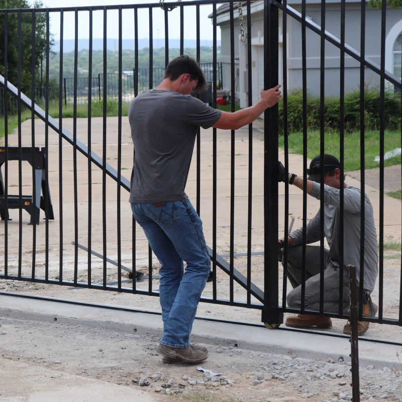 Wood & Iron Gates & Fencing
